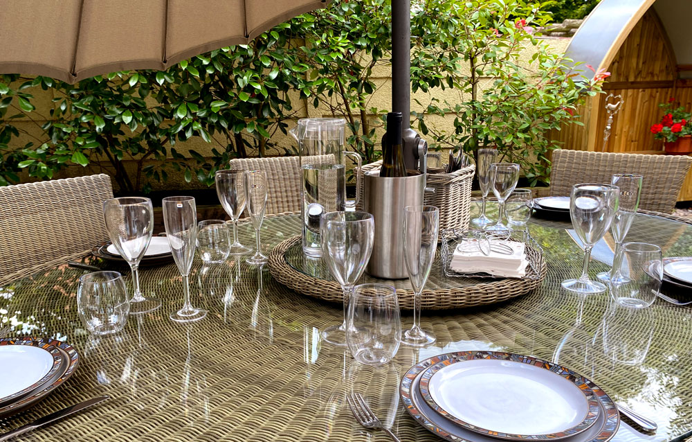 Polycarbonate unbreakable glasses for alfresco dining