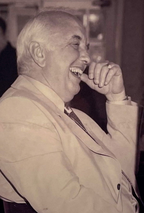 Founder Virtually Glass, Roger Head