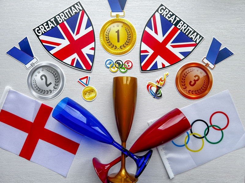 Polycarbonate outdoor glasses to celebrate sporting events this summer