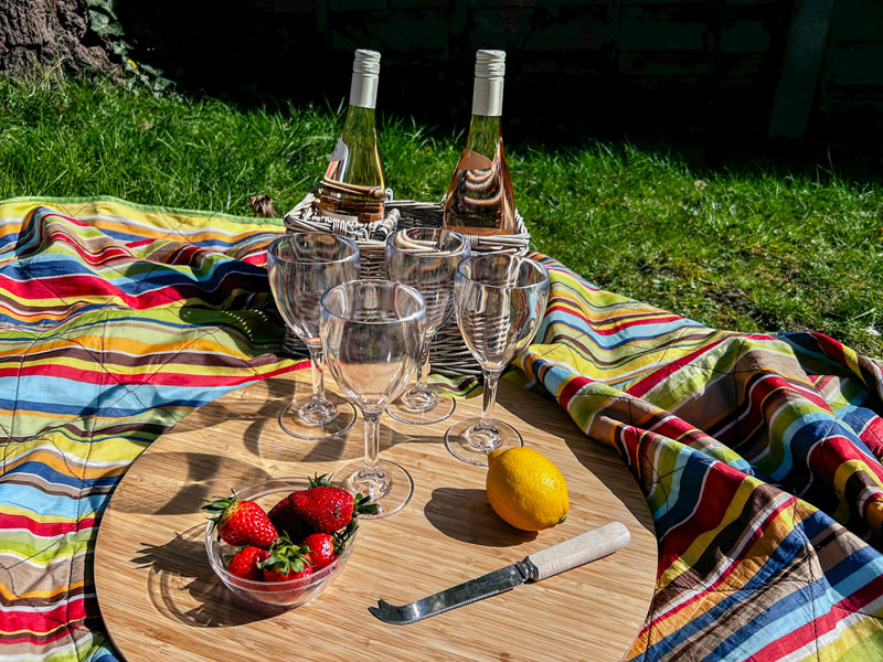Unbreakable polycarbonate glasses for alfresco dining
